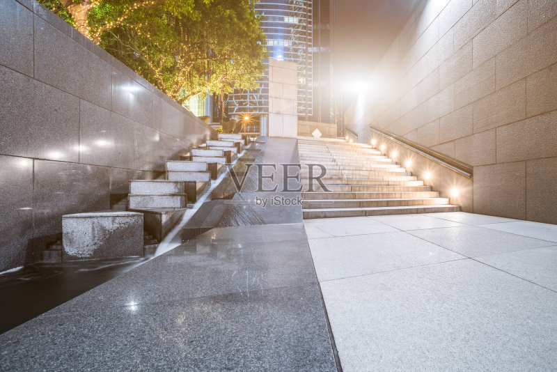 夜晚的城市广场正版图片素材