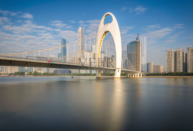 珠江现代大桥,广州金融区现代大厦正版图片素材