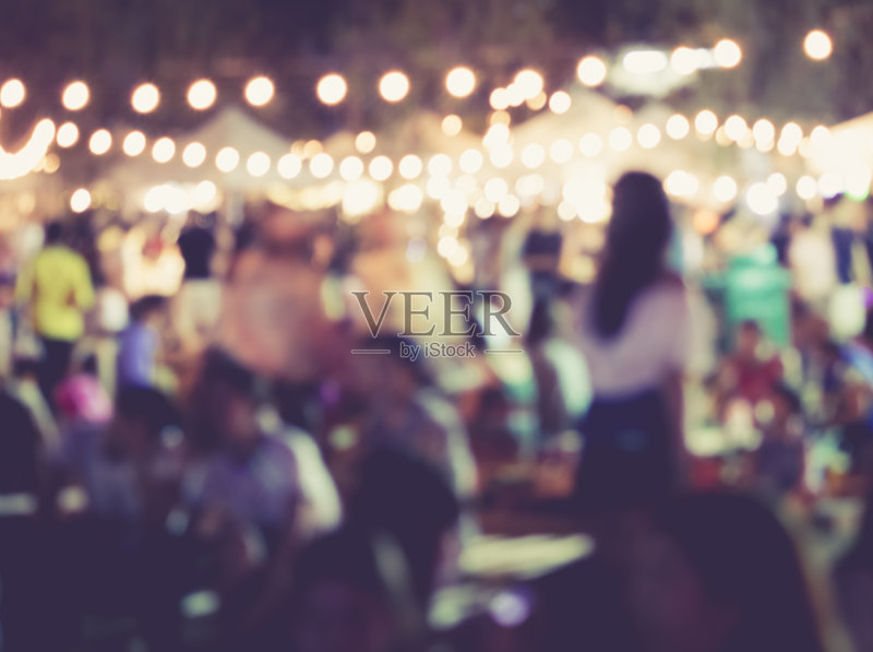 模糊背景的节日活动派对正版图片素材