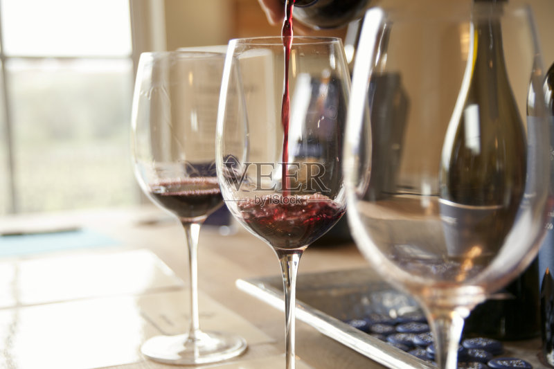 品尝的房间正版图片素材