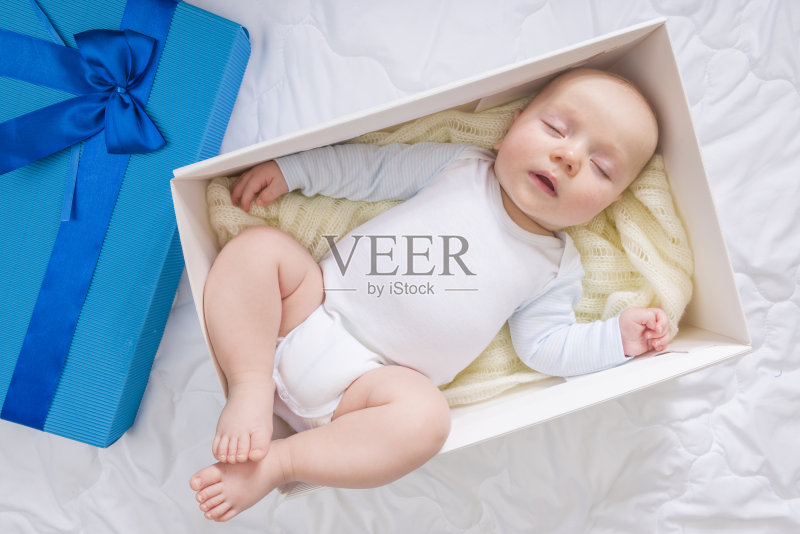 婴儿礼物正版图片素材