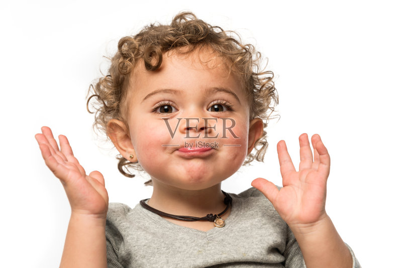 微笑的小女孩正版图片素材