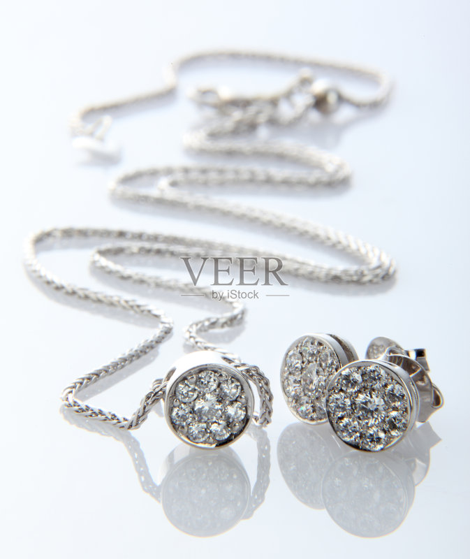 钻石项链和耳环正版图片素材