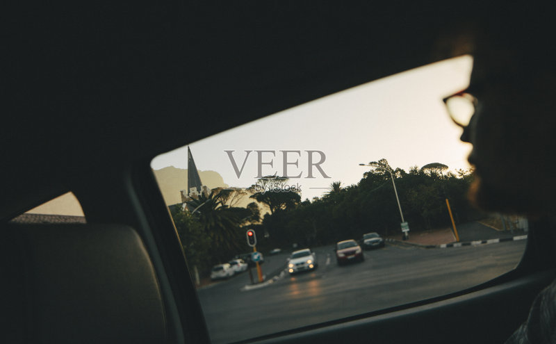 从移动的车窗看开普敦正版图片素材