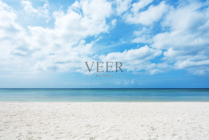 阳光明媚的海滩背景正版图片素材