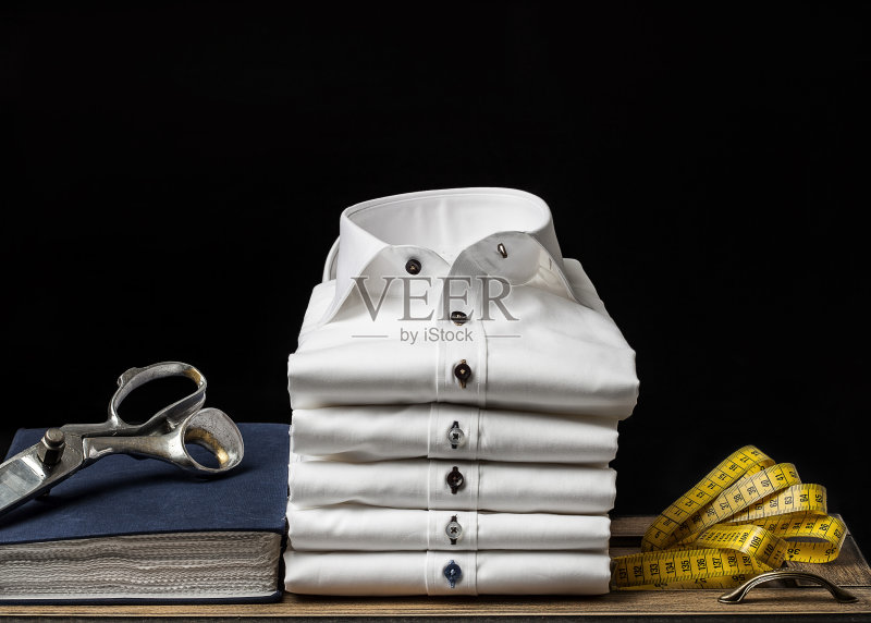 折叠的男式衬衫正版图片素材