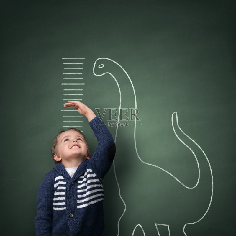 长得比恐龙还高正版图片素材