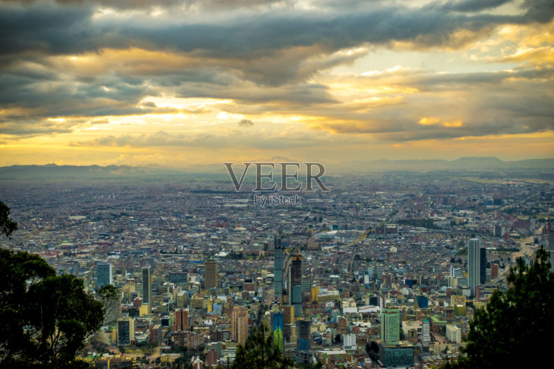 哥伦比亚波哥大的日落天空正版图片素材