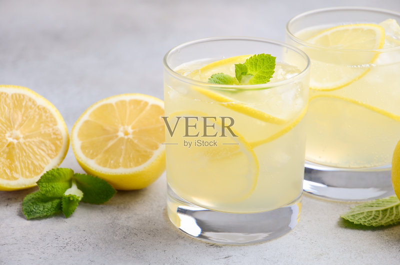柠檬糖鸡尾酒正版图片素材