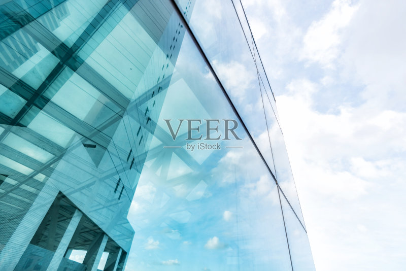 萨尔瓦多达巴伊亚的现代玻璃幕墙摩天大楼正版图片素材