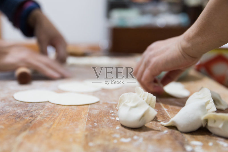 烹饪中国饺子(饺子)正版图片素材