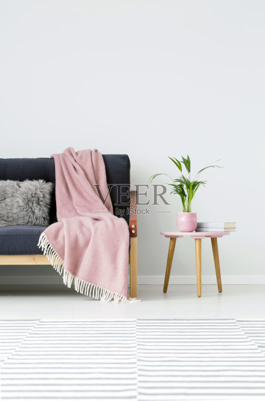 粉色舒适的客厅正版图片素材