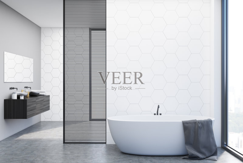 白色瓷砖浴室,浴缸和水槽正版图片素材