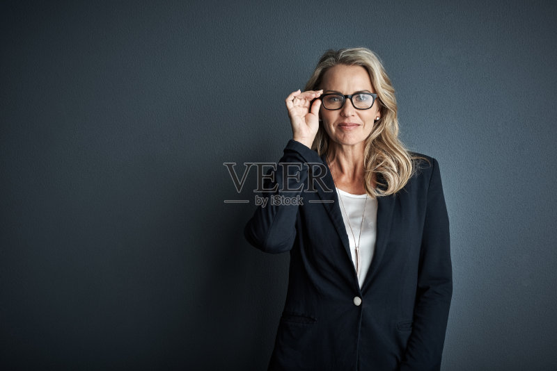 你会经常发现她追求成功正版图片素材