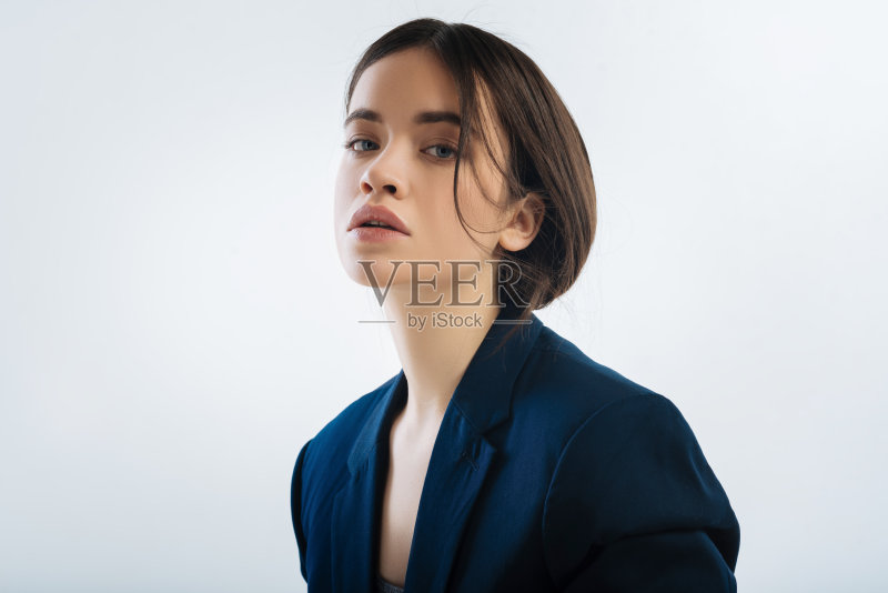 疲惫的女人计划逃跑正版图片素材