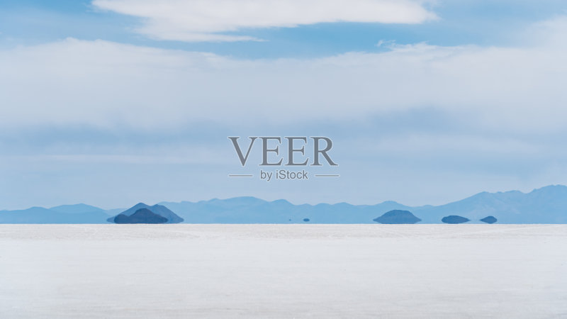 乌尤尼盐沼-乌尤尼盐沼-世界上最大的盐沼,玻利维亚正版图片素材