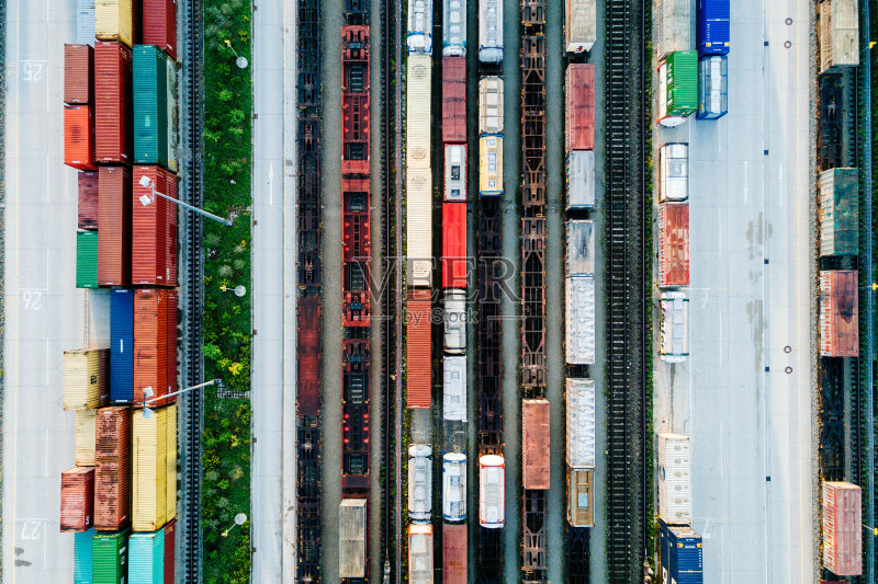 货运站内的货运列车及货柜正版图片素材