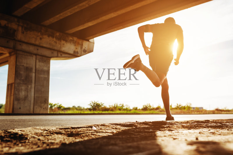 多走一英里正版图片素材