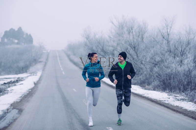 我很高兴你是我的跑步伙伴正版图片素材