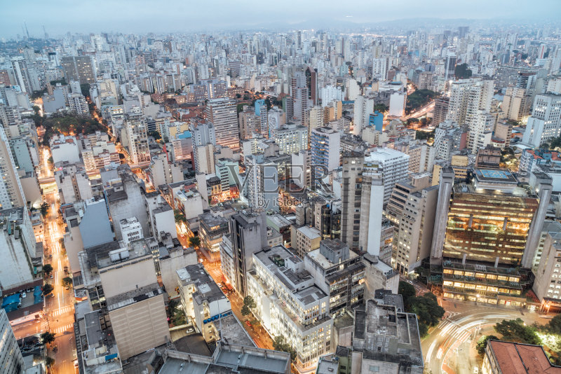 巴西圣保罗夜间鸟瞰图正版图片素材