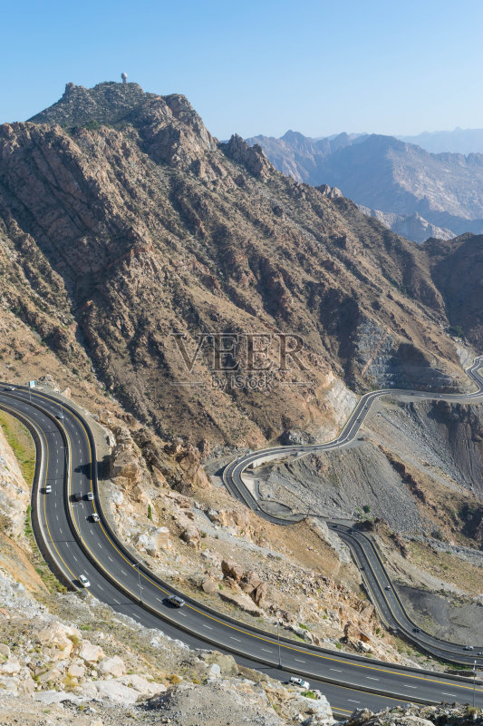沙特阿拉伯塔伊夫市的哈达山及山间公路美景正版图片素材