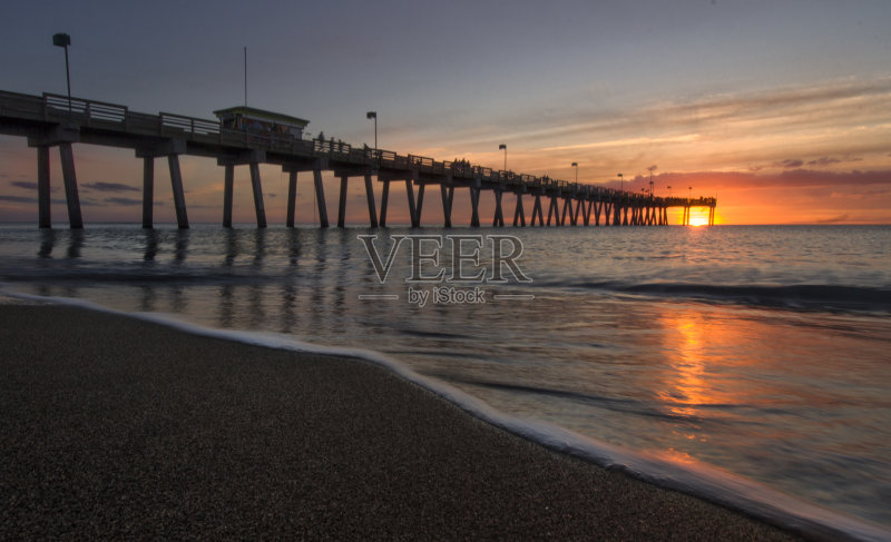 鲨鲨的码头日落正版图片素材