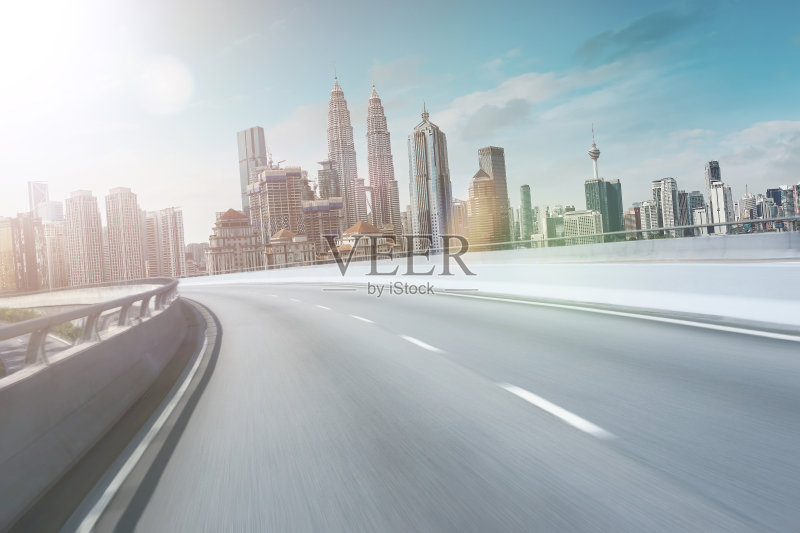 柏油路边带景观正版图片素材