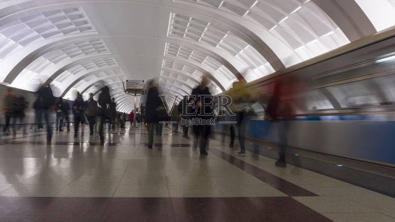 地铁到站了正版图片素材