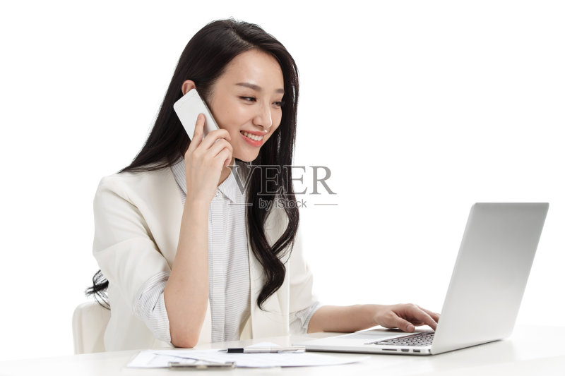 年轻商务女性打电话正版图片素材