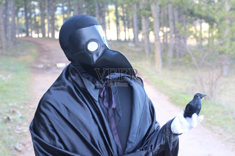 人类乌鸦的可怕画面正版图片素材