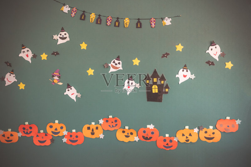 可爱的万圣节形象剪纸海报正版插画素材