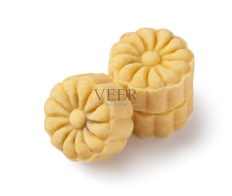 美味的绿豆糕中秋食品孤立在白色的桌子背景。正版图片素材