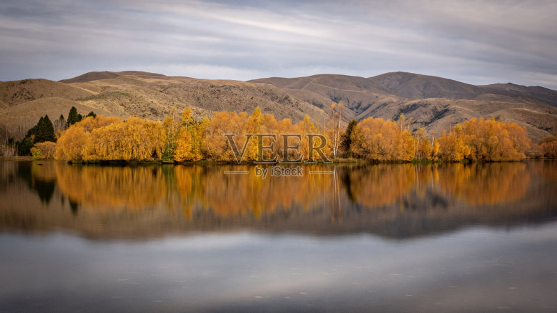 秋天的反映正版图片素材