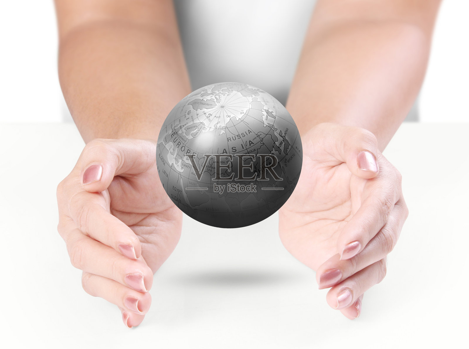 地球在人类手中照片摄影图片