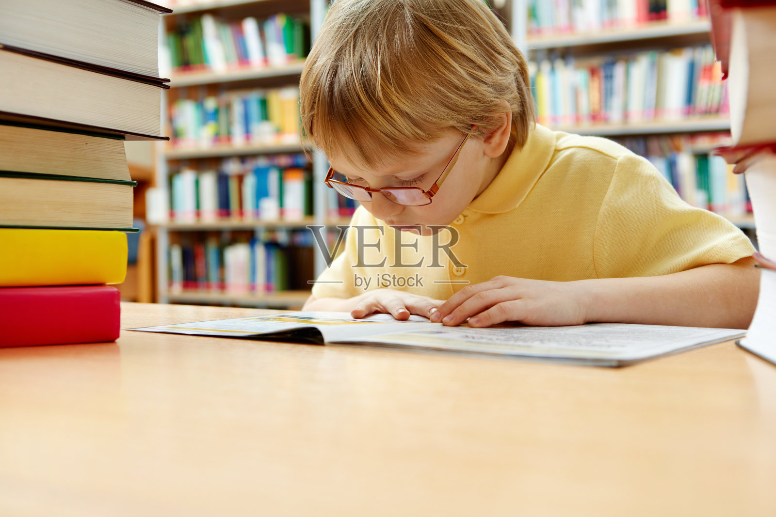 有趣的书照片摄影图片