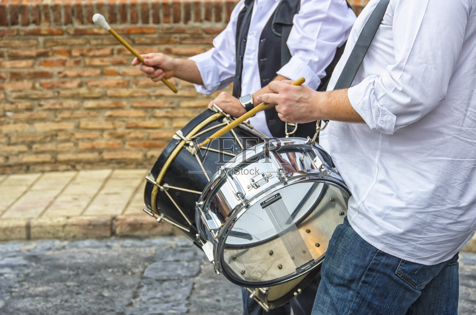 玩鼓照片摄影图片