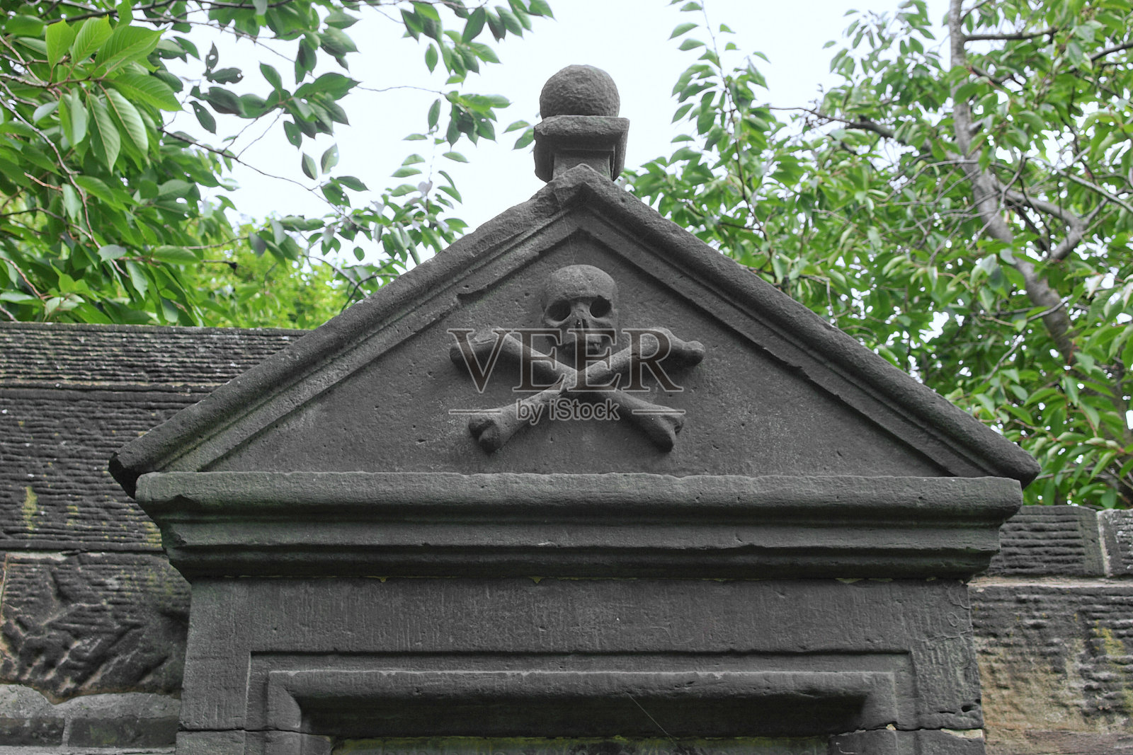 古老的哥特式的坟墓照片摄影图片