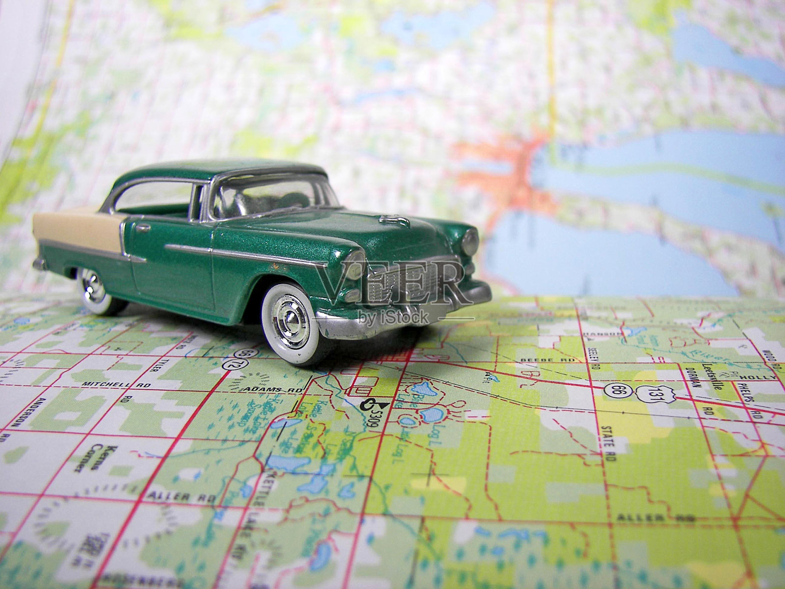 地图上的老爷车照片摄影图片