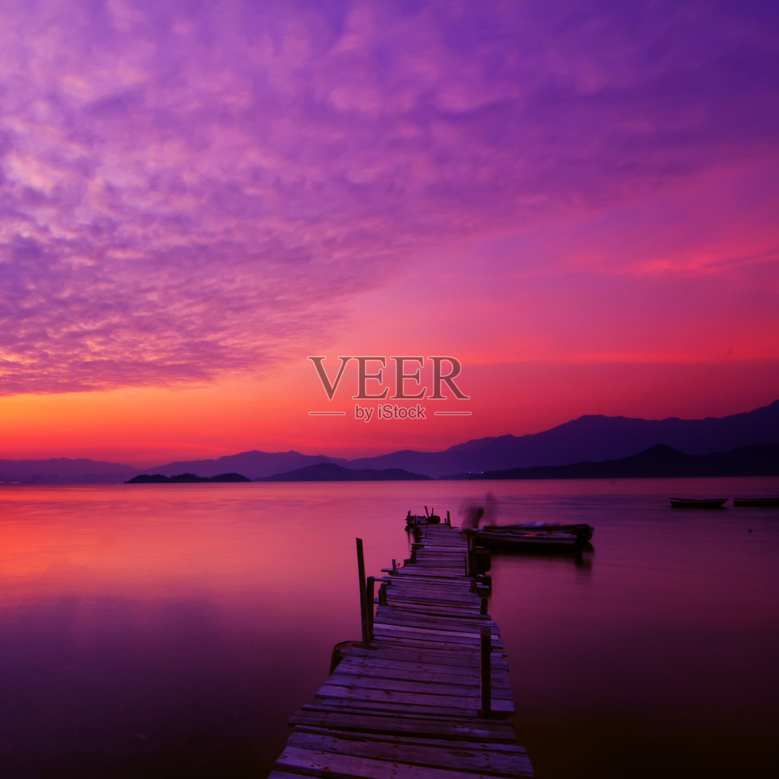 码头和小船照片摄影图片