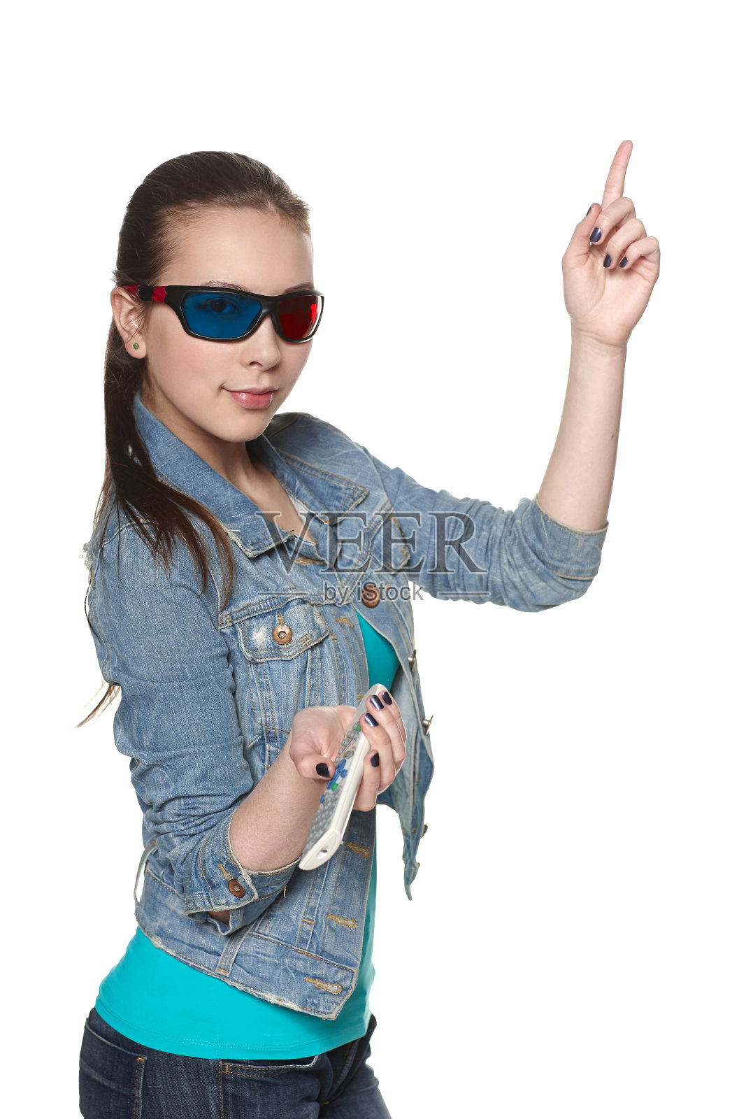 戴着3D眼镜向上指的女性照片摄影图片
