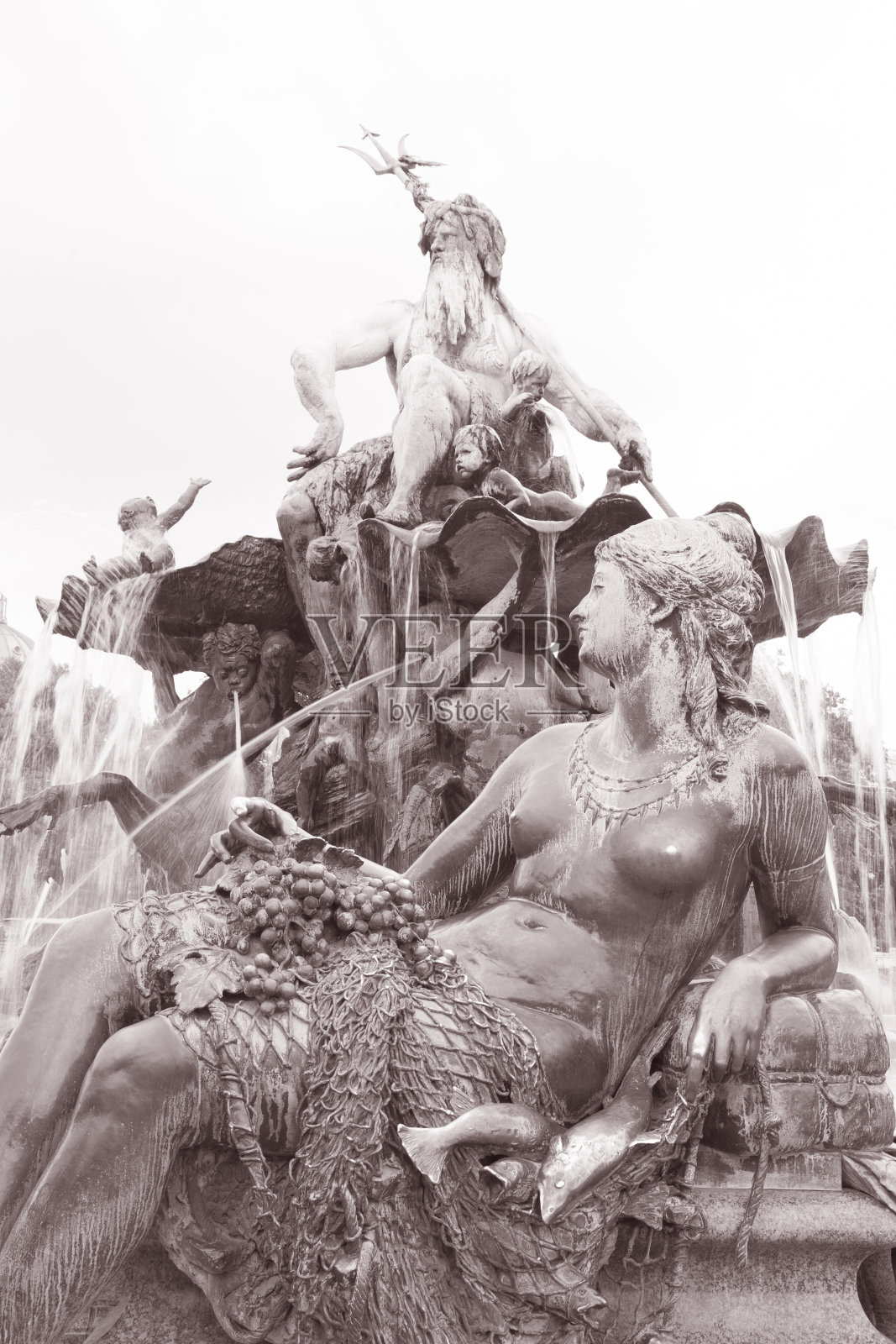 柏林亚历山大广场，海王星喷泉照片摄影图片