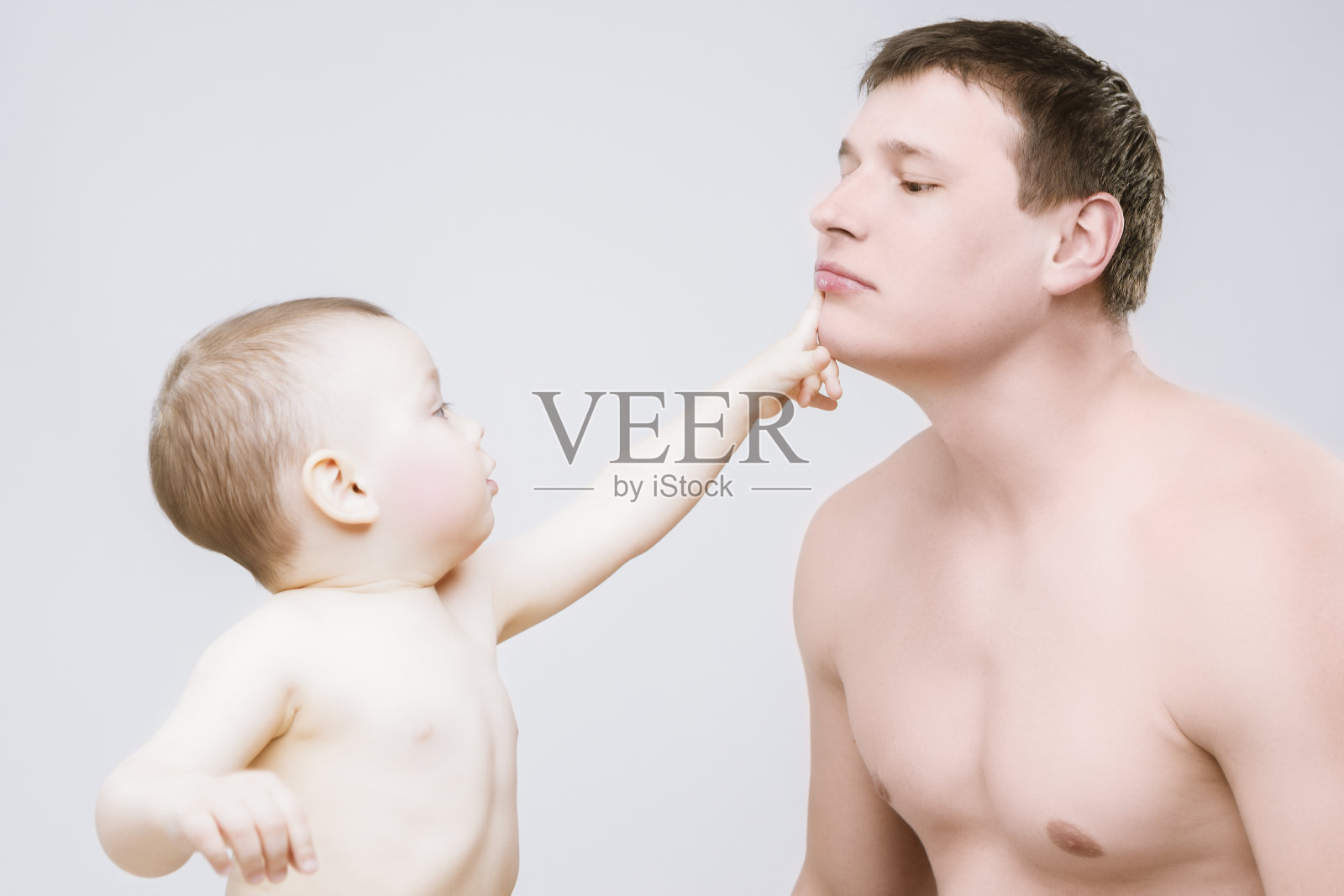 父亲和儿子在一起玩照片摄影图片