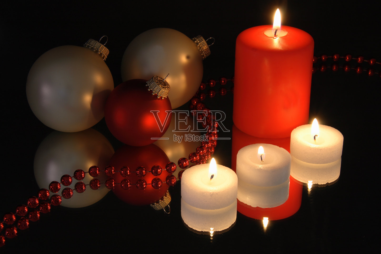 圣诞装饰照镜子照片摄影图片