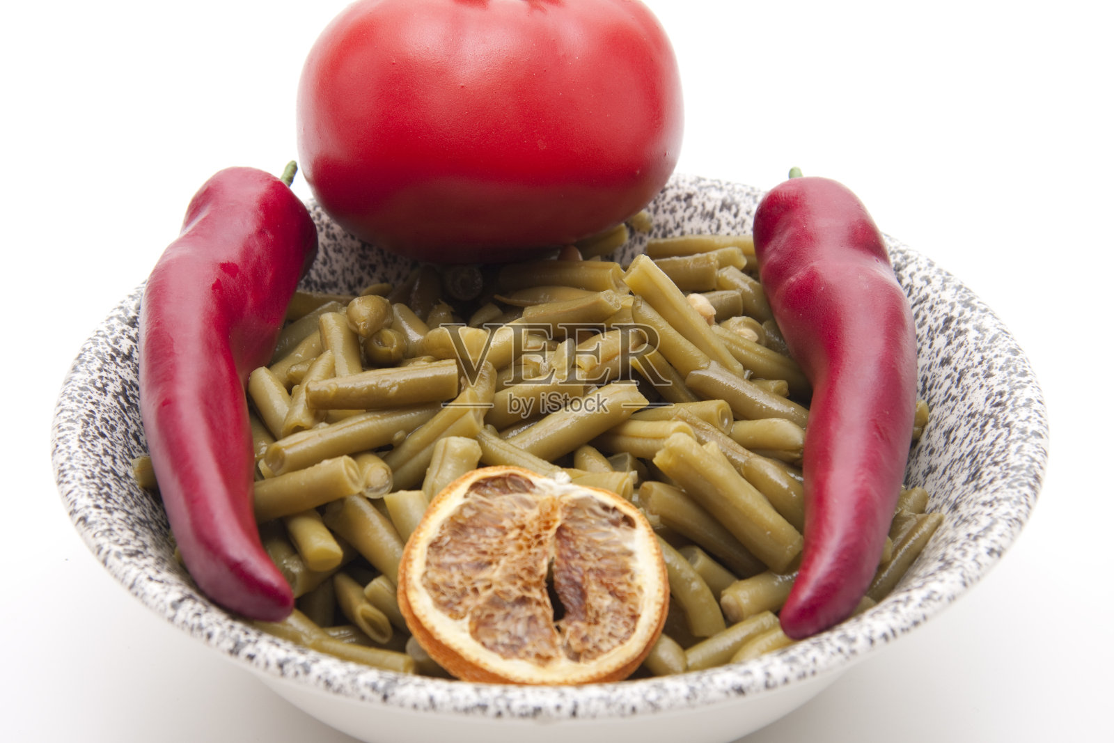 豆沙拉配番茄和辣椒照片摄影图片