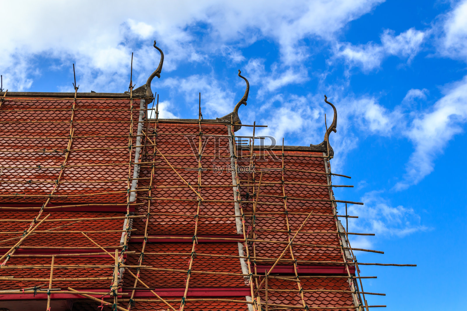 泰国寺庙的屋顶照片摄影图片
