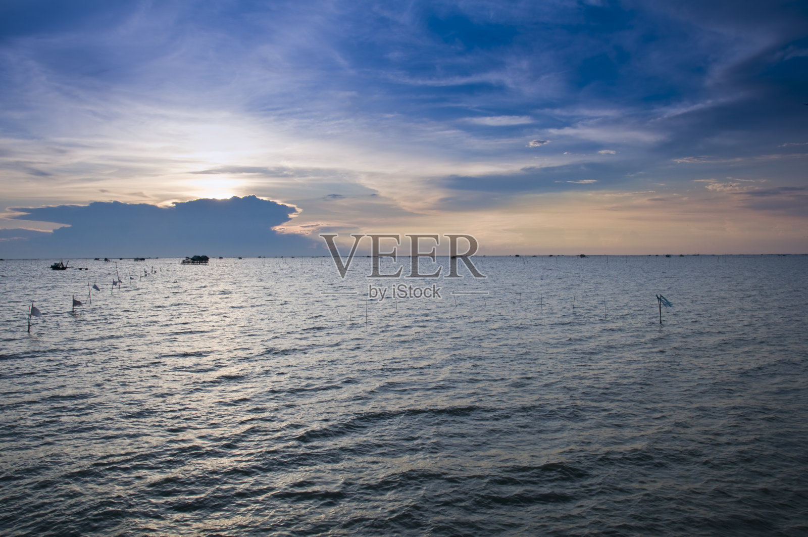 钓鱼小屋照片摄影图片