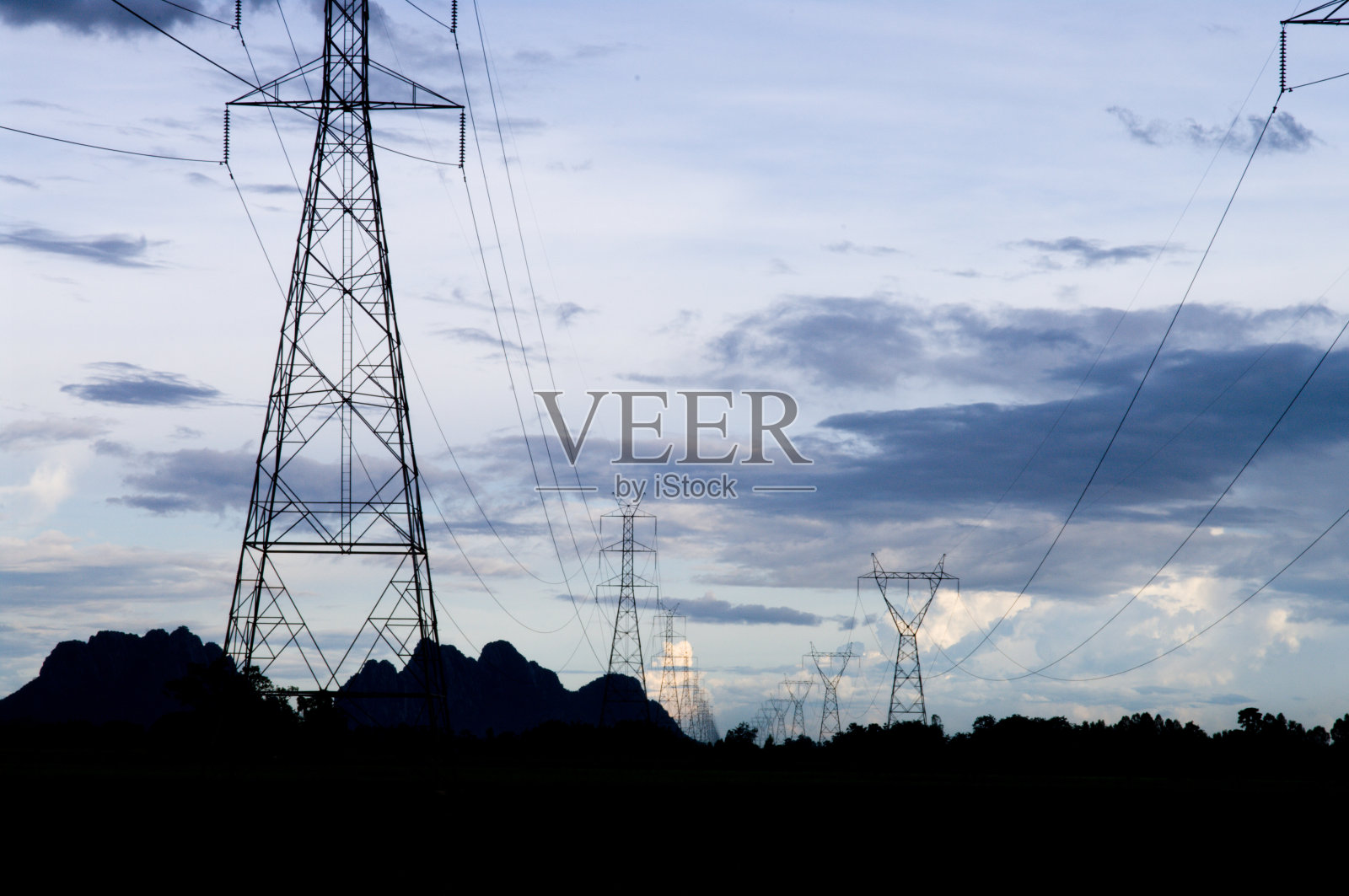 电压塔照片摄影图片