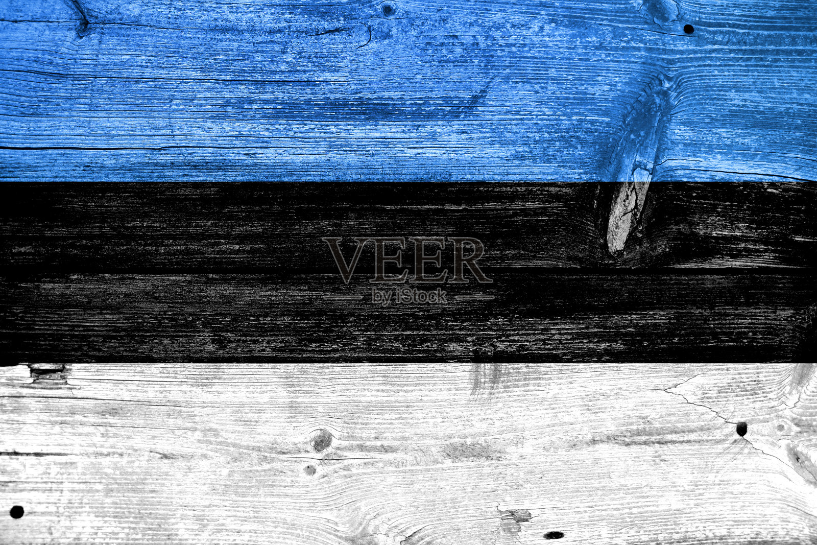 爱沙尼亚国旗画在旧木板的背景上照片摄影图片