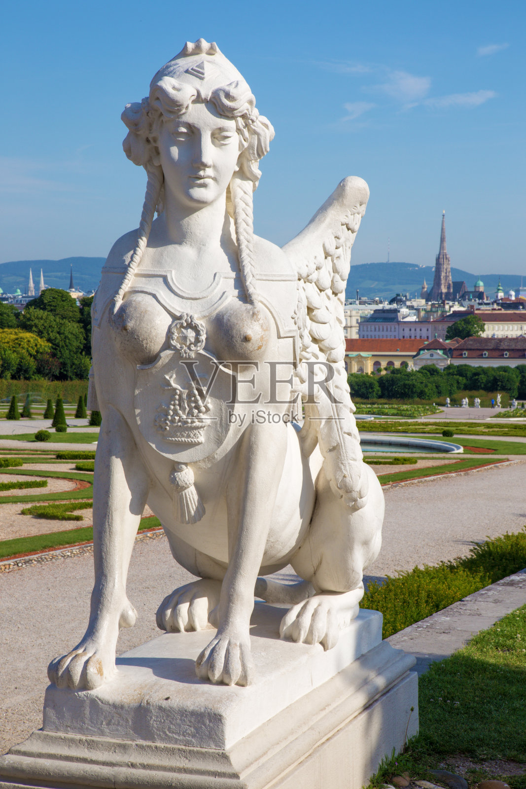 维也纳——清晨，观景宫的狮身人面像照片摄影图片