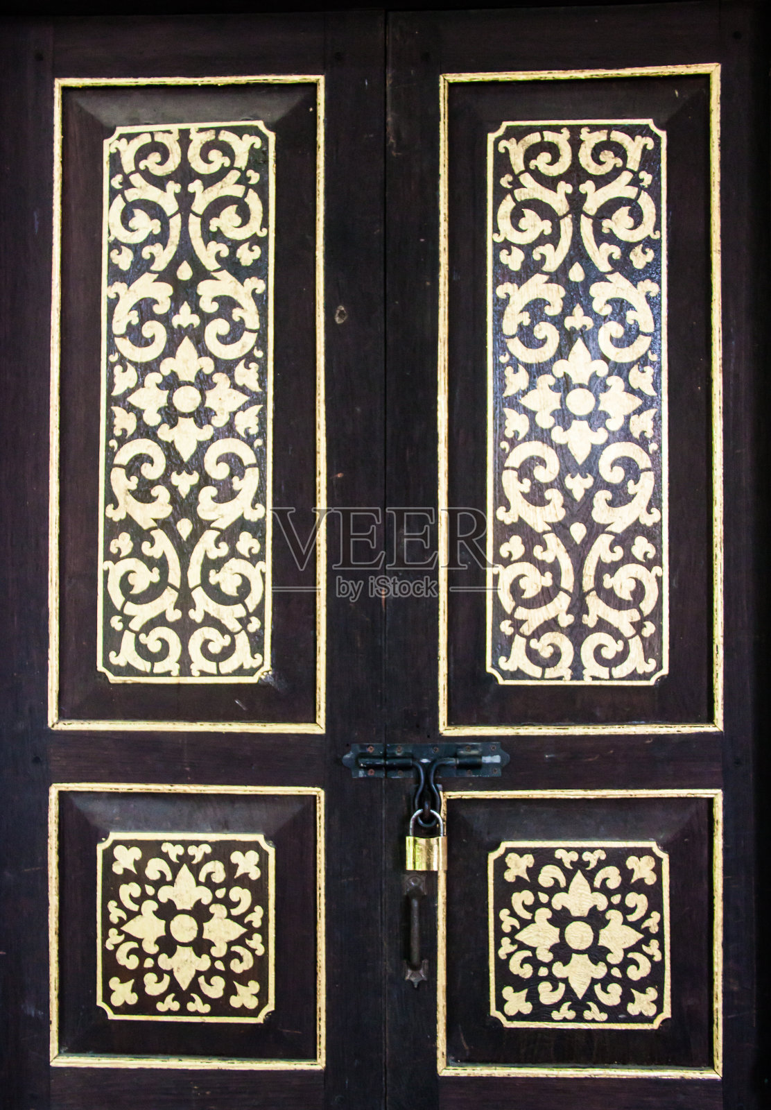 泰国古刹金雕木窗。泰国照片摄影图片